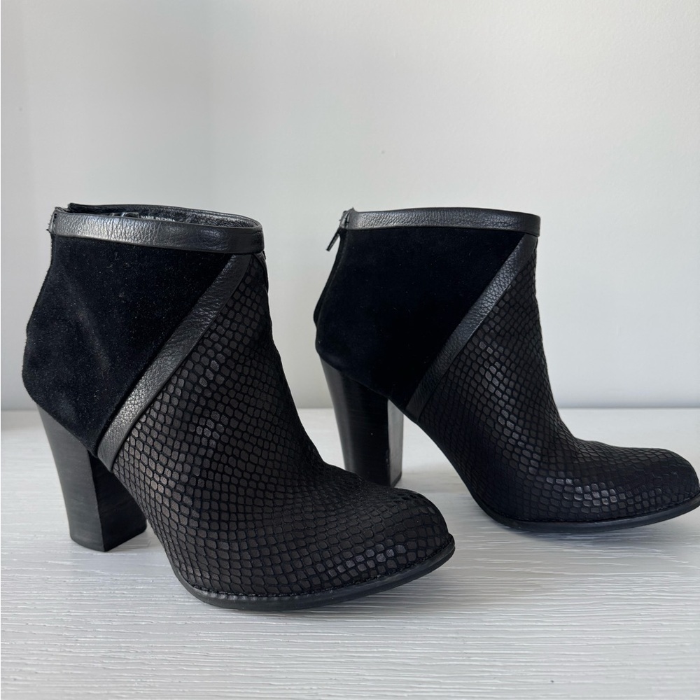 Fossil Black Heeled Boots with Chunky Heel - Picture 9 of 9